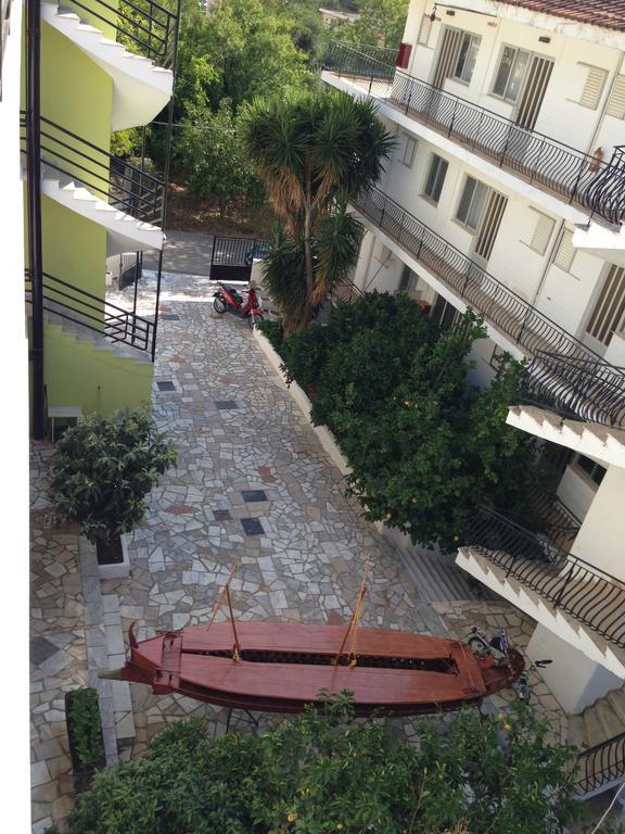 Remezzo Apartments Sami  Rum bild