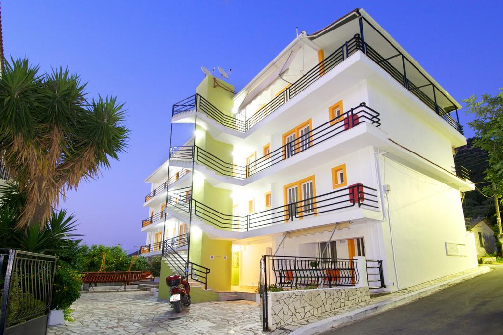 Remezzo Apartments Sami  Rum bild