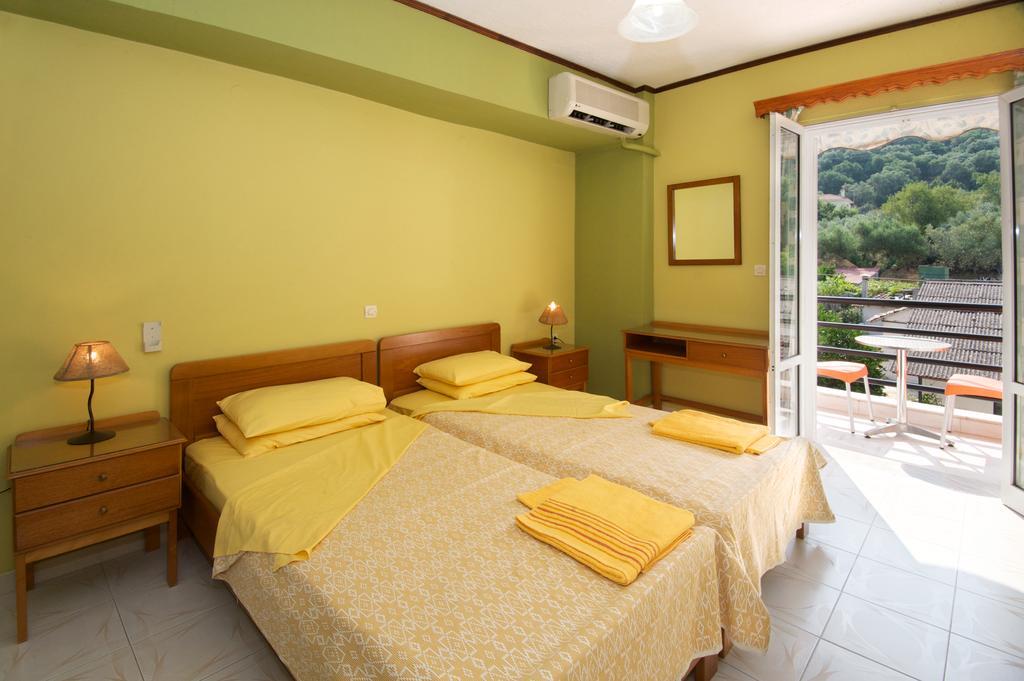Remezzo Apartments Sami  Rum bild