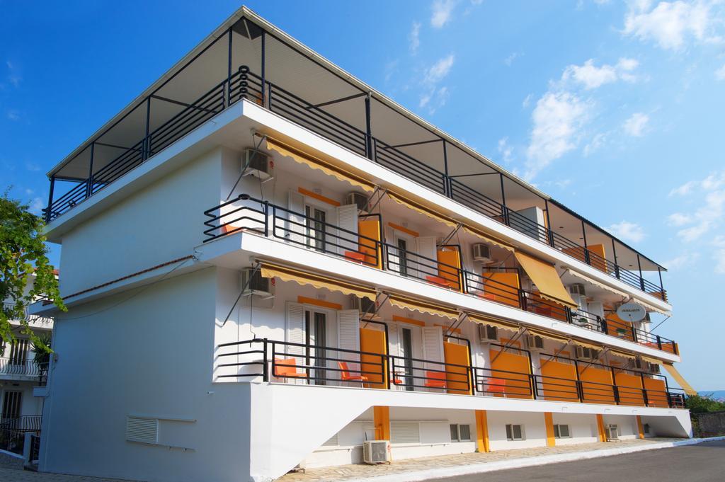 Remezzo Apartments Sami  Rum bild